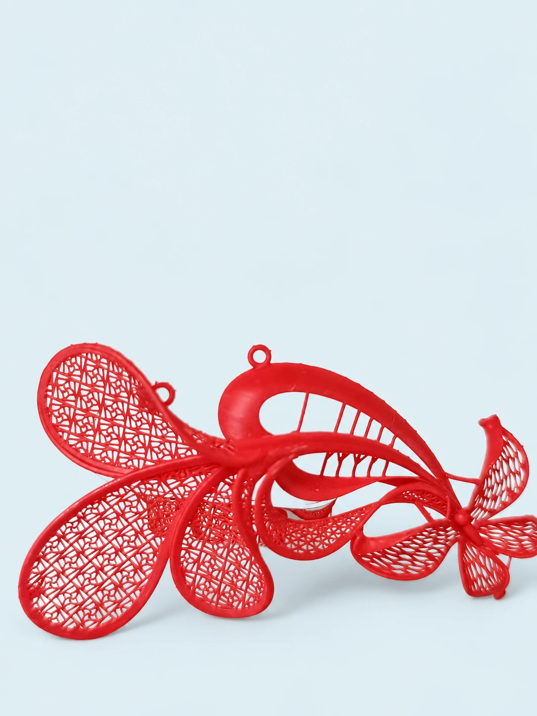 Red resin · Openwork patterns